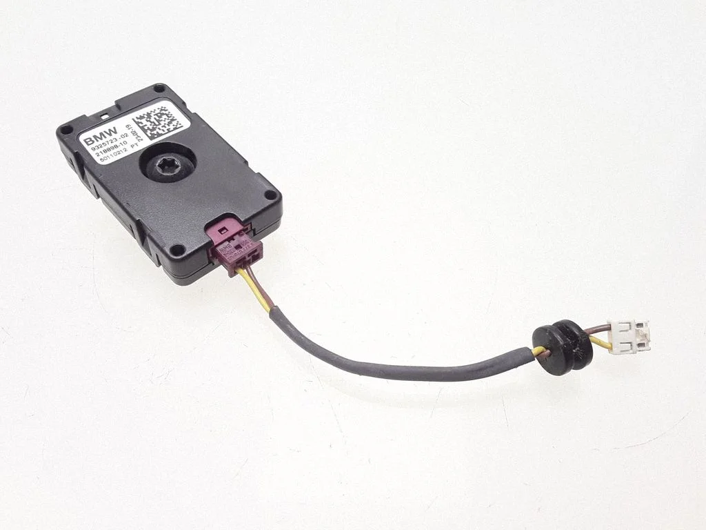 Radio antenna – BMW 5 Series G30 G31 G38 (2016-)