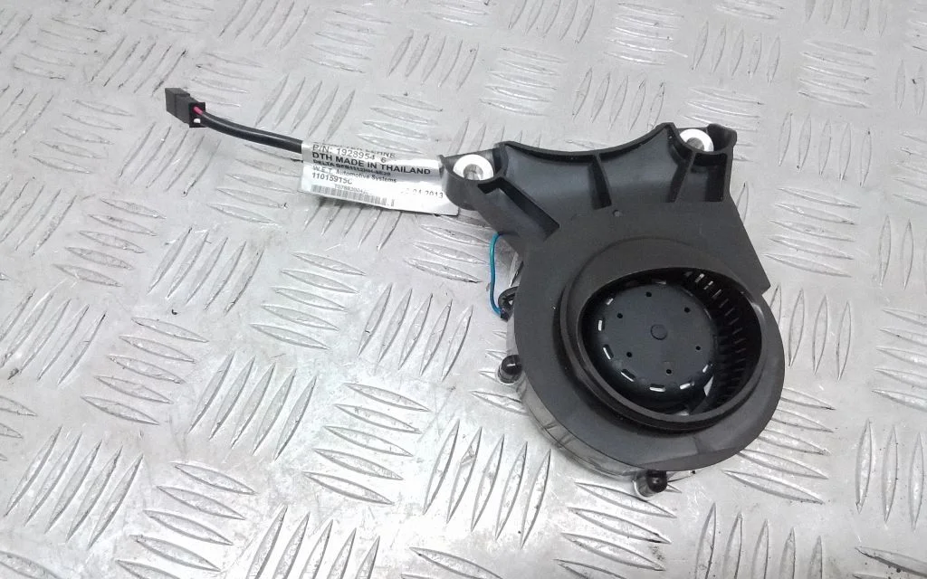 Istme ventilaator/puhur – Porsche Cayenne (92A) (2010-2017)