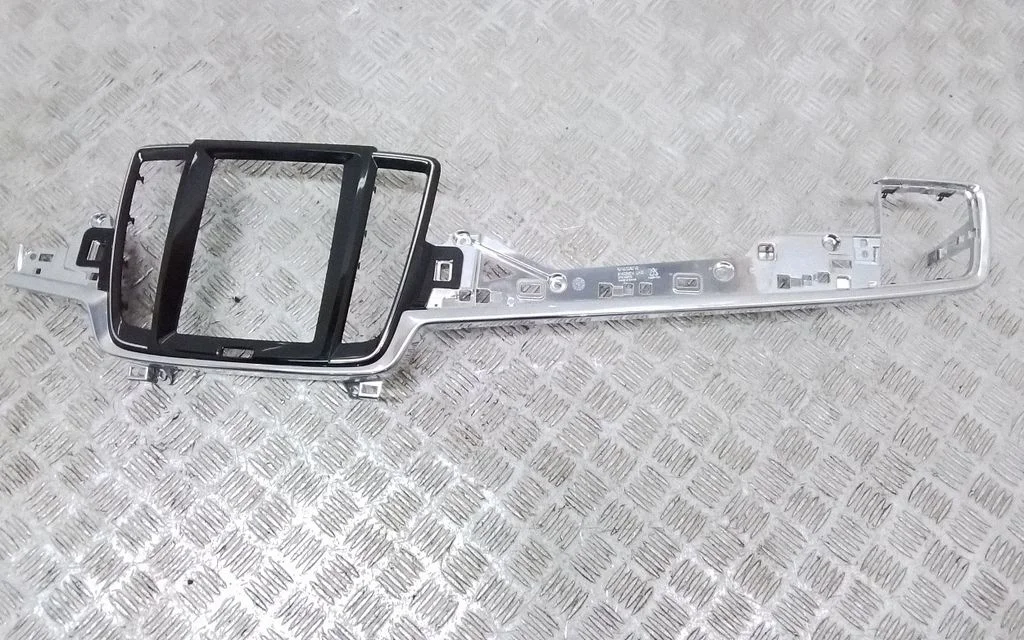 Panel trim – Volvo S90, V90 (2016-)