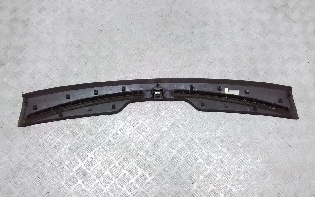Panel trim – Porsche Cayenne (92A) (2010-2017)