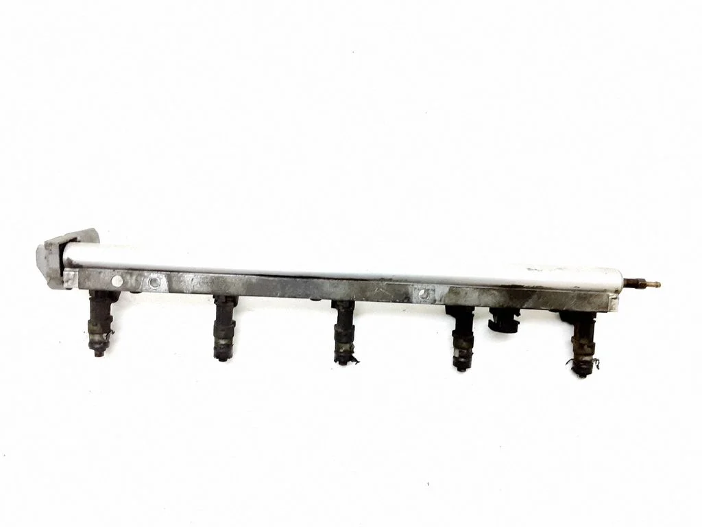 Fuel distributor – Volvo V50 (2004-2007)