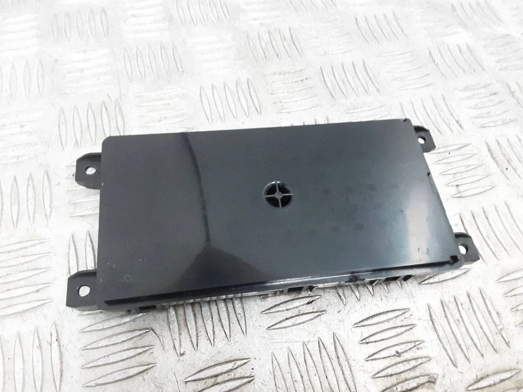 Wireless charging module – Mercedes-Benz AMG GT C192 (2023-)