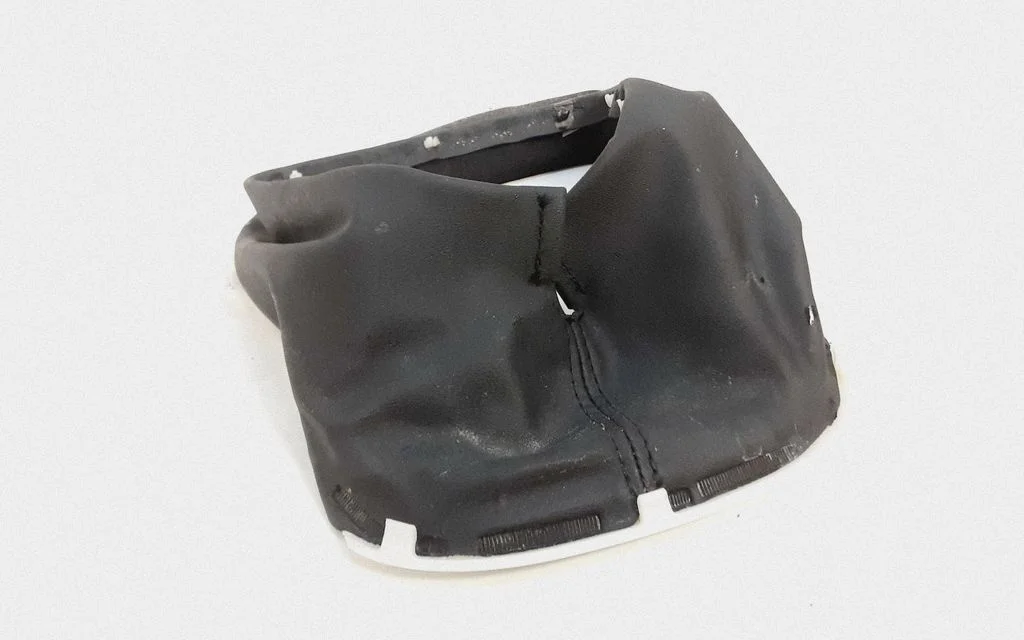 Steering wheel trim – Chrysler Town & Country V (2008-2016)