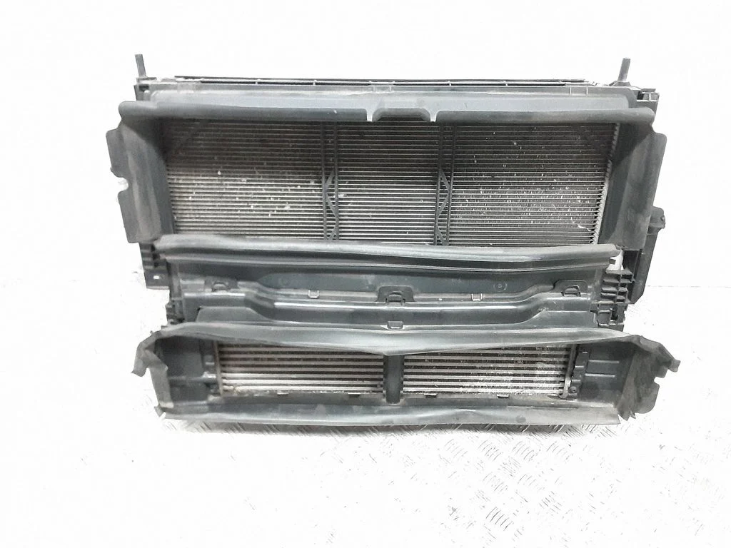 Radiatoru komplekts 31657360