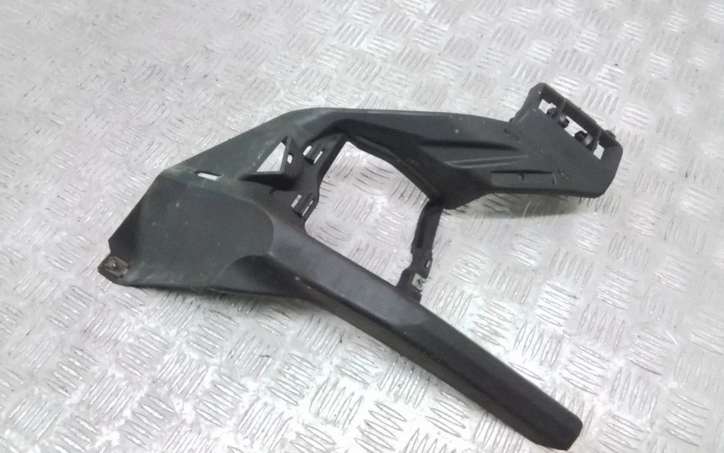 Fog light bracket – BMW 7 Series F01 F02 F03 F04 (2008-2016)