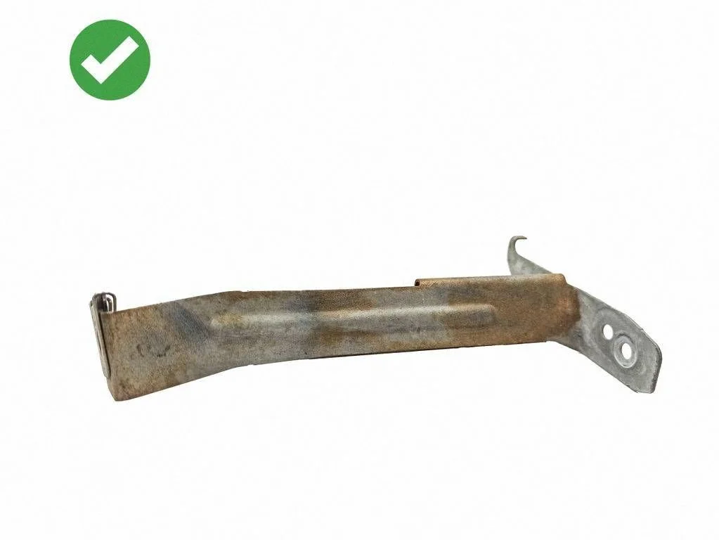 Front bumper mounting bracket – Mercedes-Benz C-Class AMG W204 (2007-2014)