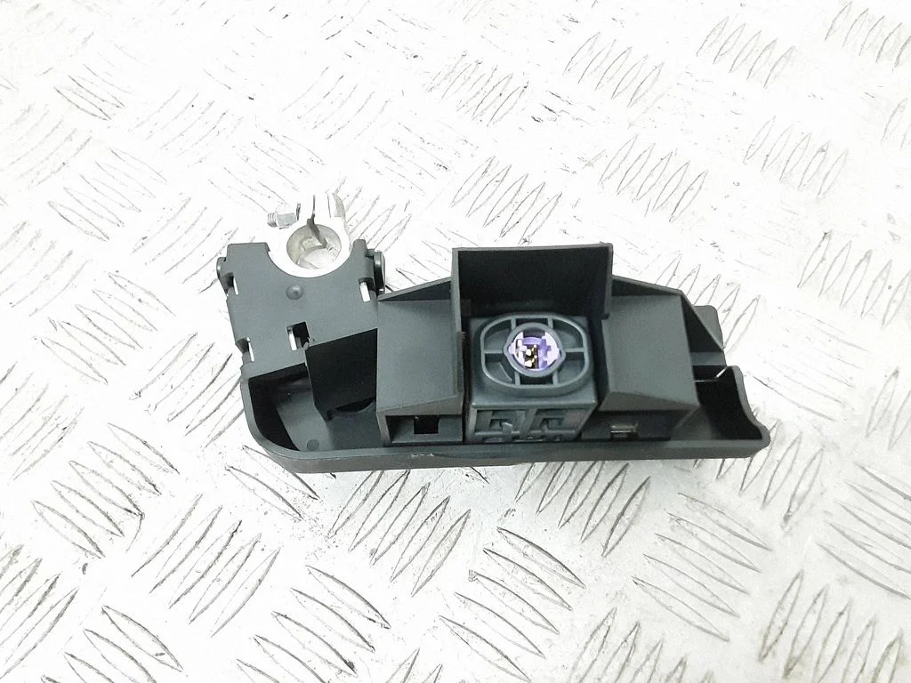 Battery relay fuse – Audi A8 S8 D4 4H (2010-2016)