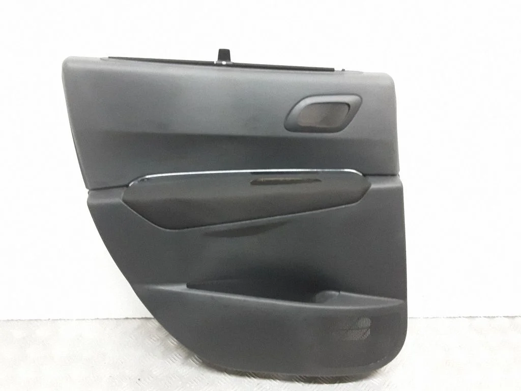 Kupee tagumiste kohtade külje viimistluspaneel – Peugeot 3008 I (2008-2015)