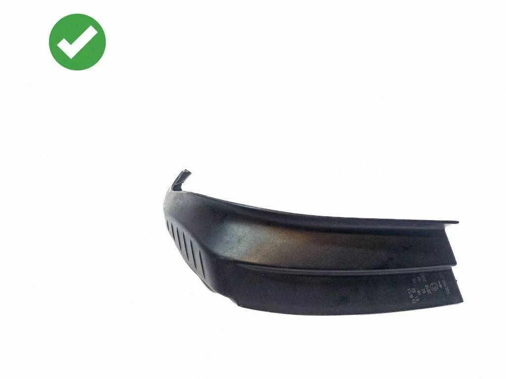 Rear/tail light trim molding – Volkswagen Eos (2006-2010)