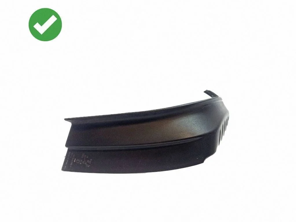 Rear/tail light trim molding – Volkswagen Eos (2006-2010)