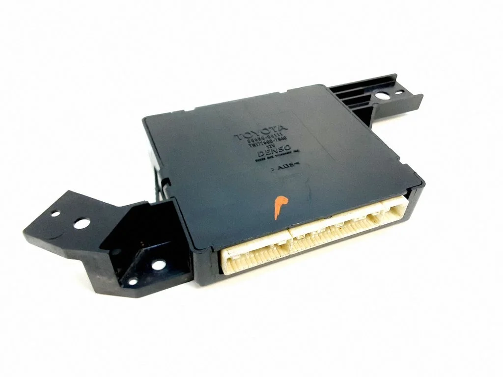 Air conditioner control unit module – Toyota Camry (2006-2011)