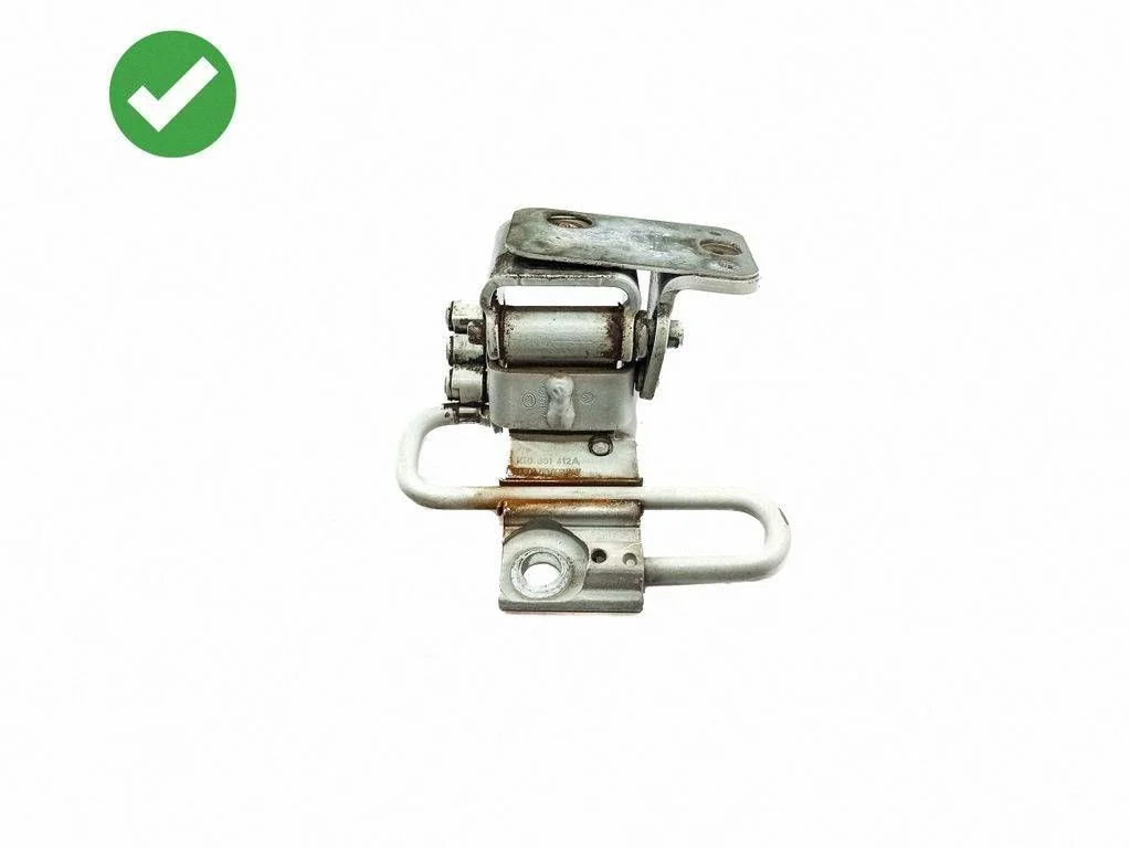 Front door lower hinge – Volkswagen Eos (2006-2010)