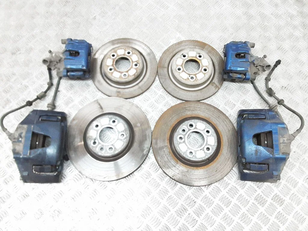 Brake discs and calipers set – Volvo V50 (2008-2012)