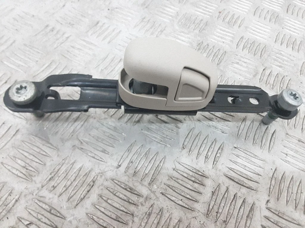 Turvavöö reguleerimise siin – Chrysler Pacifica (2017-)