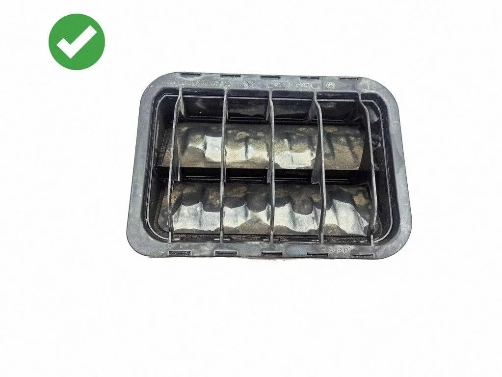 Quarter panel pressure vent 2038300142