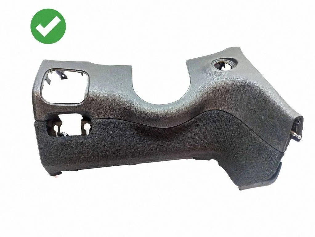 Dashboard lower bottom trim panel