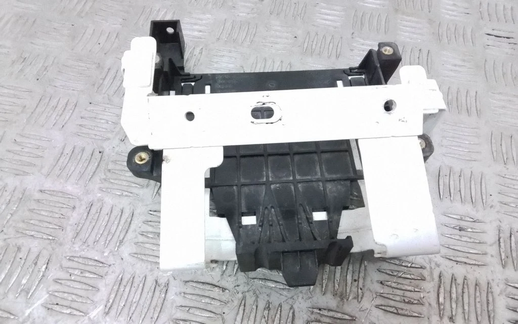 Engine control unit holder – Volvo XC60 (2009-2013)