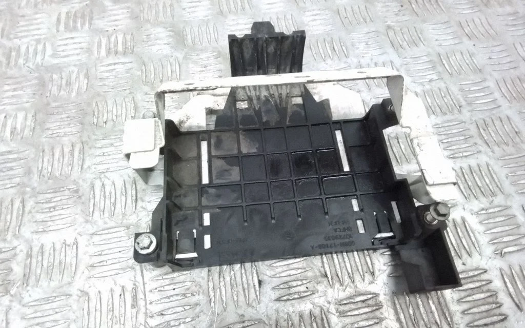 Engine control unit holder – Volvo V70 (2008-2013)