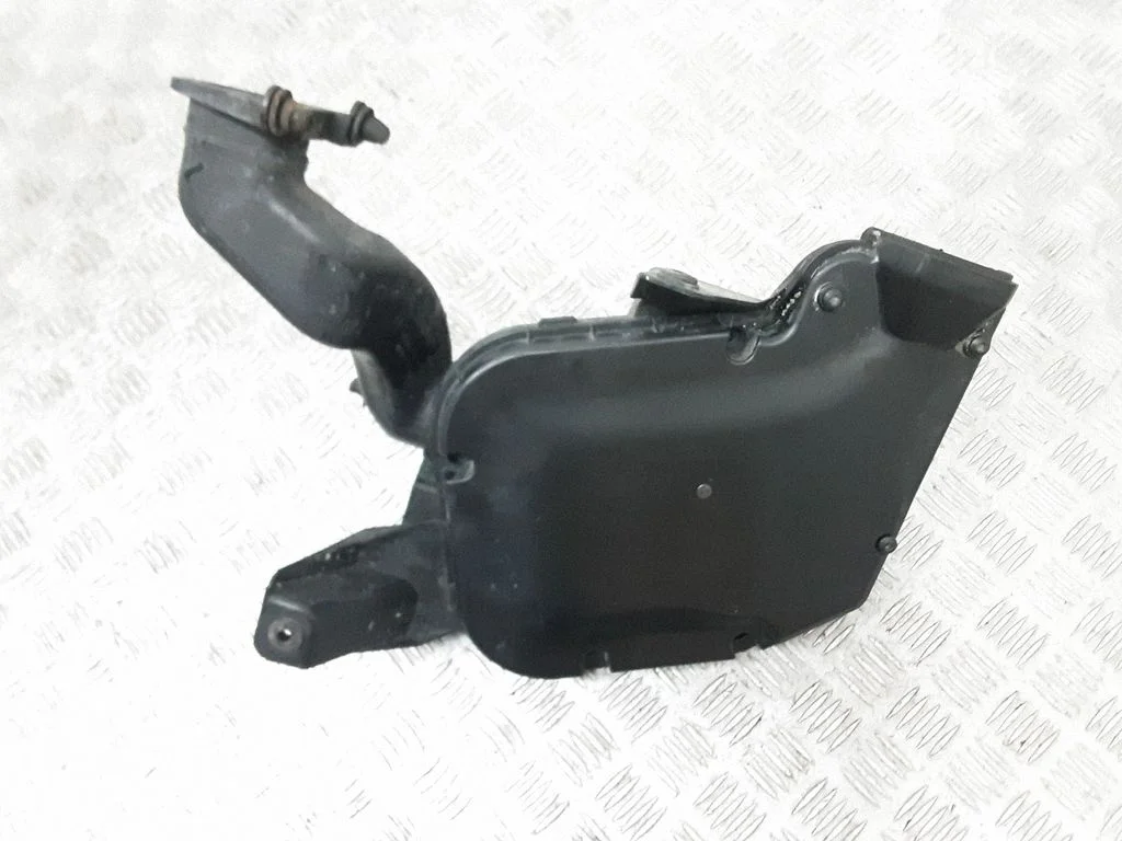 Engine control unit box – Volvo V50 (2004-2007)