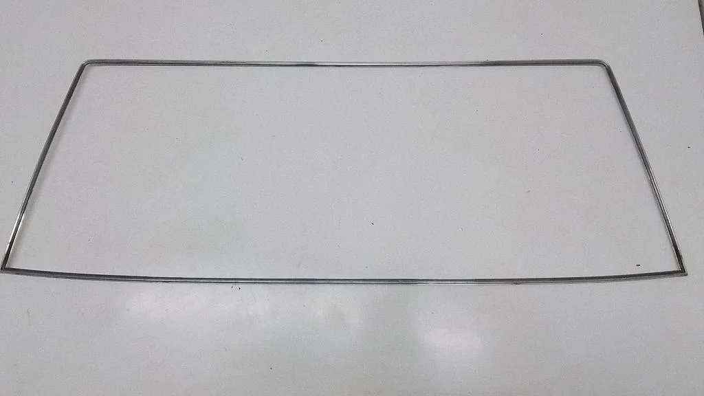 Rear glass trim – Rolls-Royce Silver Spur (1980-1998)