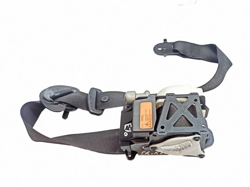 Front seatbelt 608037700A