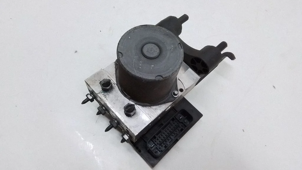 ABS block – Mercedes-Benz E-Class W212 (2009-2016)