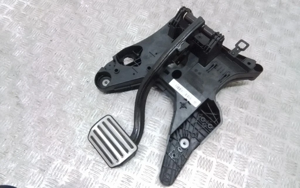 Brake pedal – Volvo XC90 (2007-2014)