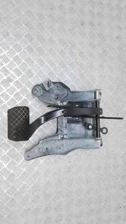 Brake pedal – Audi Q7 4L (2005-2015)