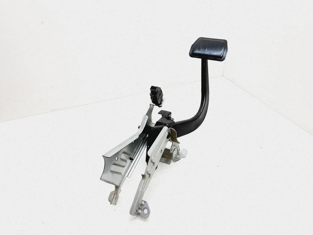 Brake pedal – Volvo XC90 (2007-2014)