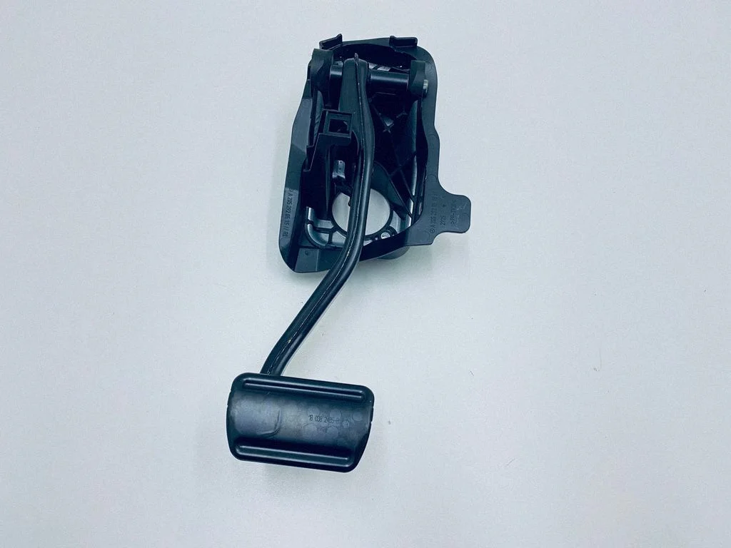 Brake pedal – Mercedes-Benz GLC-Class C253 (2016-)