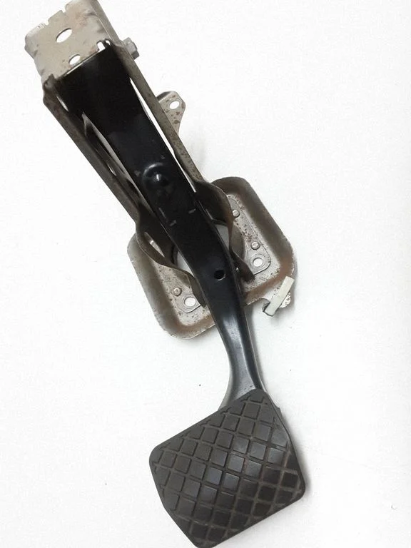 Brake pedal – Volkswagen Passat CC (2008-2016)