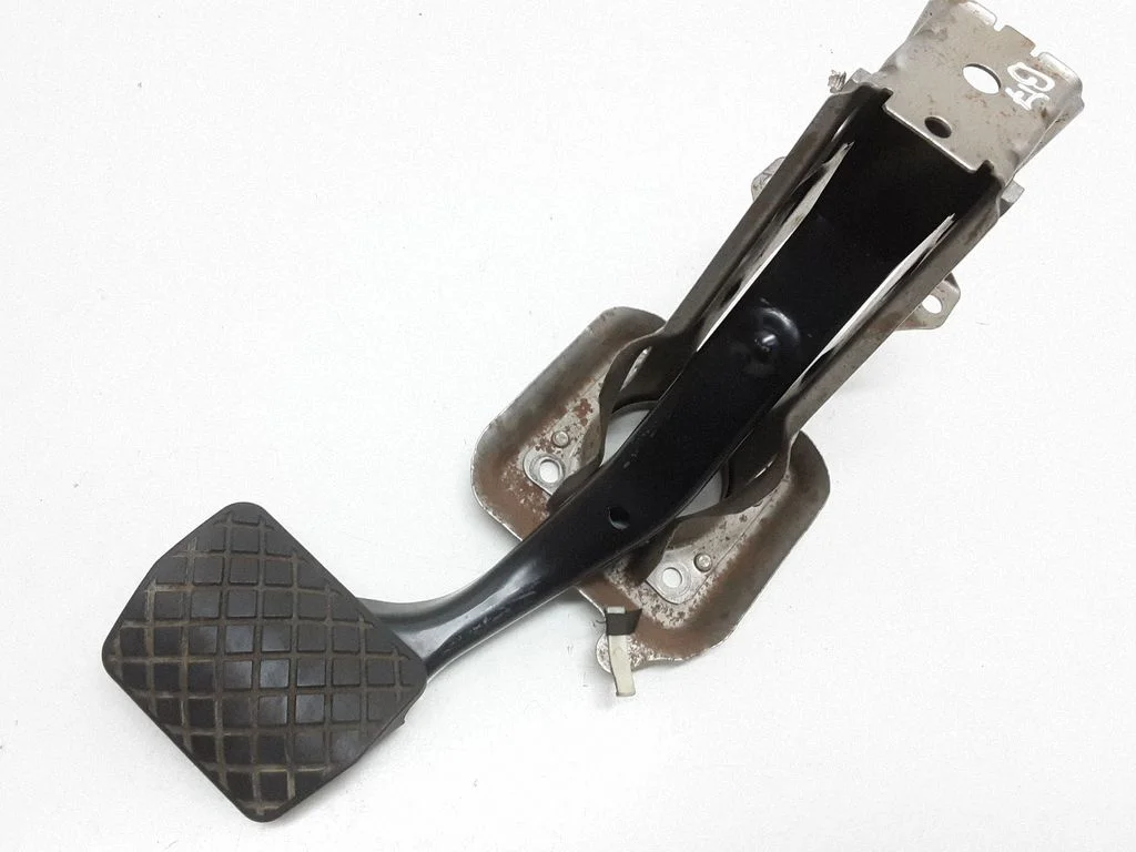 Brake pedal – Volkswagen Passat CC (2008-2016)