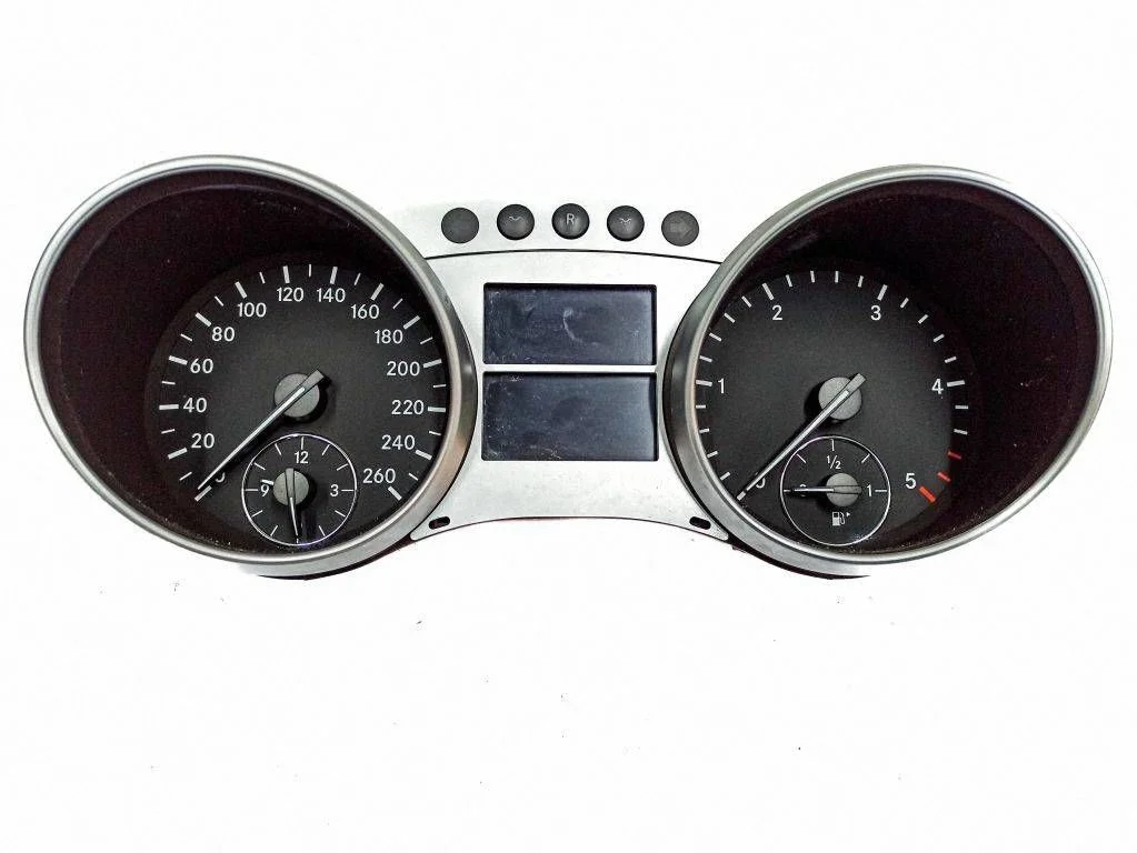 Speedometer (instrument cluster) – Mercedes-Benz R-Class W251 (2005-2013)
