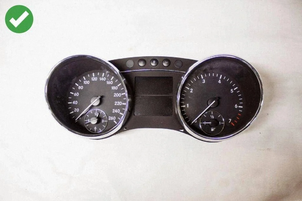 Speedometer (instrument cluster) – Mercedes-Benz R-Class W251 (2005-2013)
