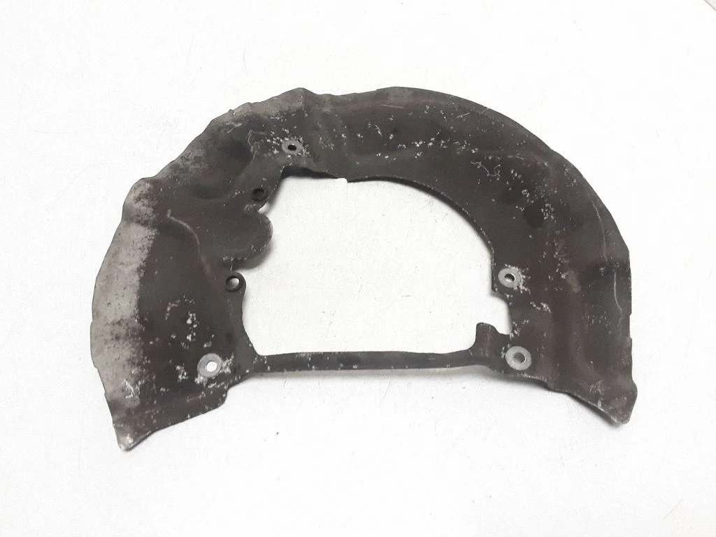 Osłona tarczy hamulcowej przednia – BMW Seria 5 E60 E61 (2004-2010)