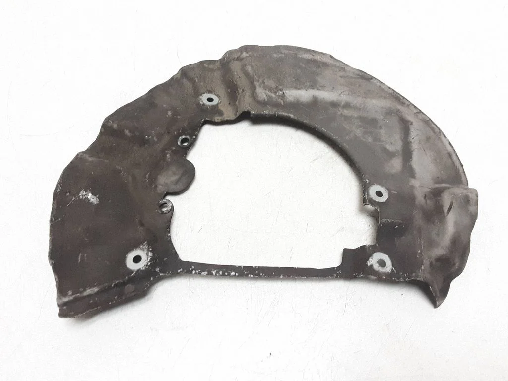 Osłona tarczy hamulcowej przednia – BMW Seria 5 E60 E61 (2004-2010)
