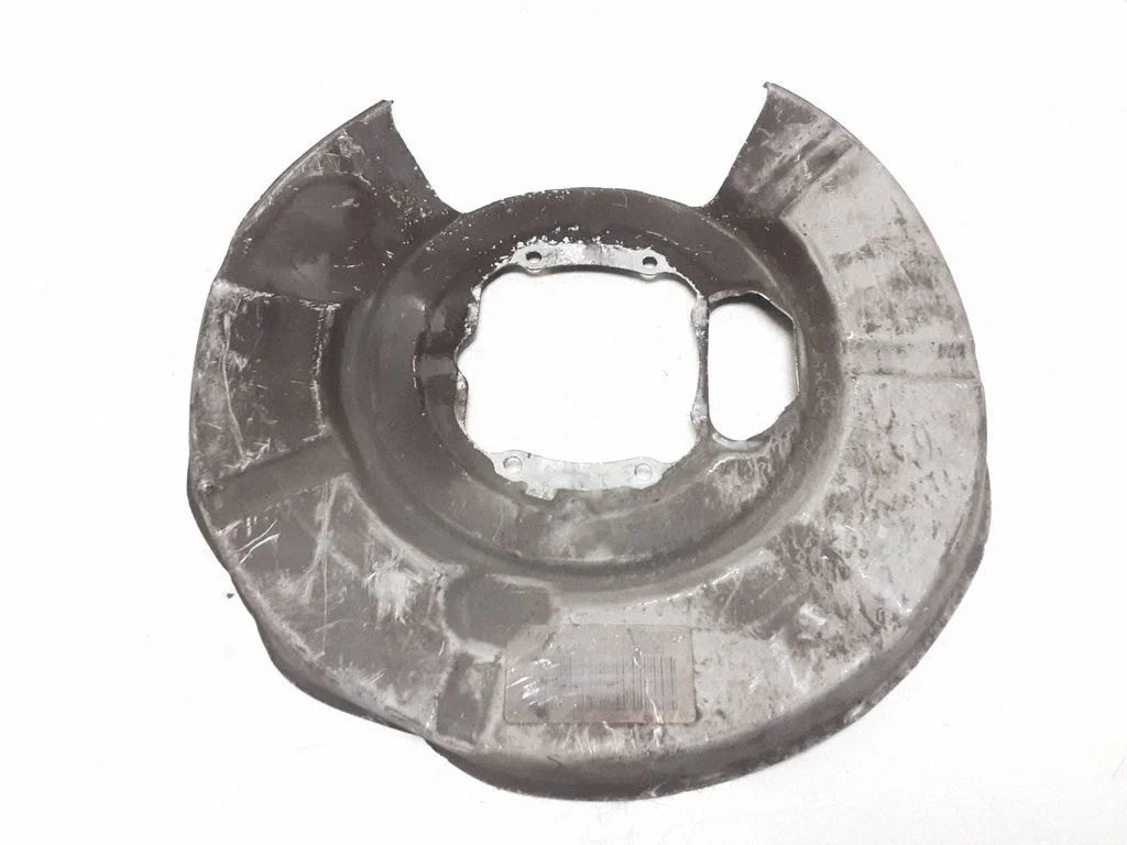 Osłona tarczy hamulcowej przednia – BMW Seria 5 E60 E61 (2004-2010)