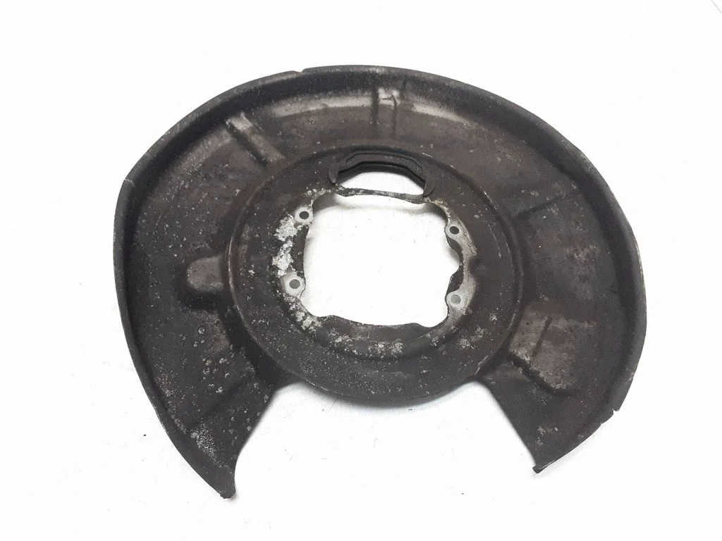 Osłona tarczy hamulcowej przednia – BMW Seria 5 E60 E61 (2004-2010)