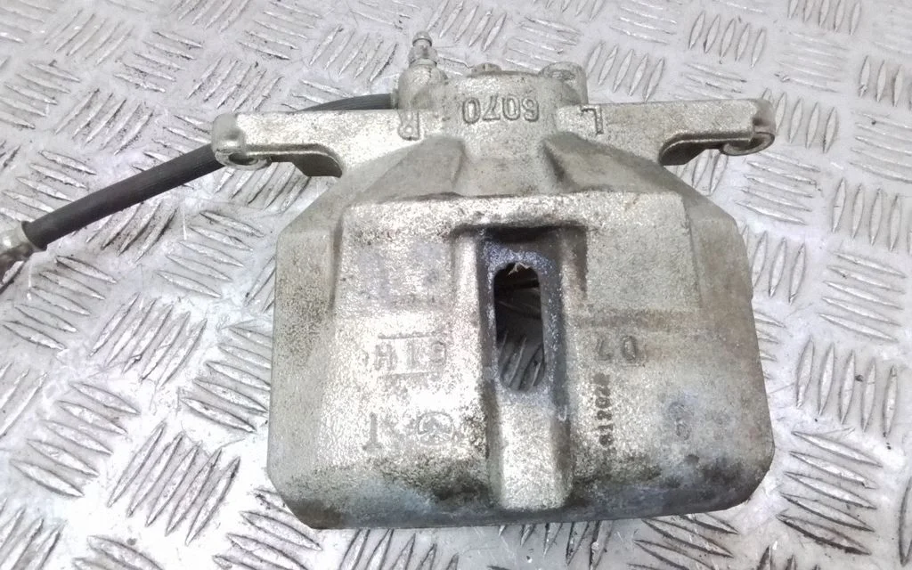 Front brake caliper 6070