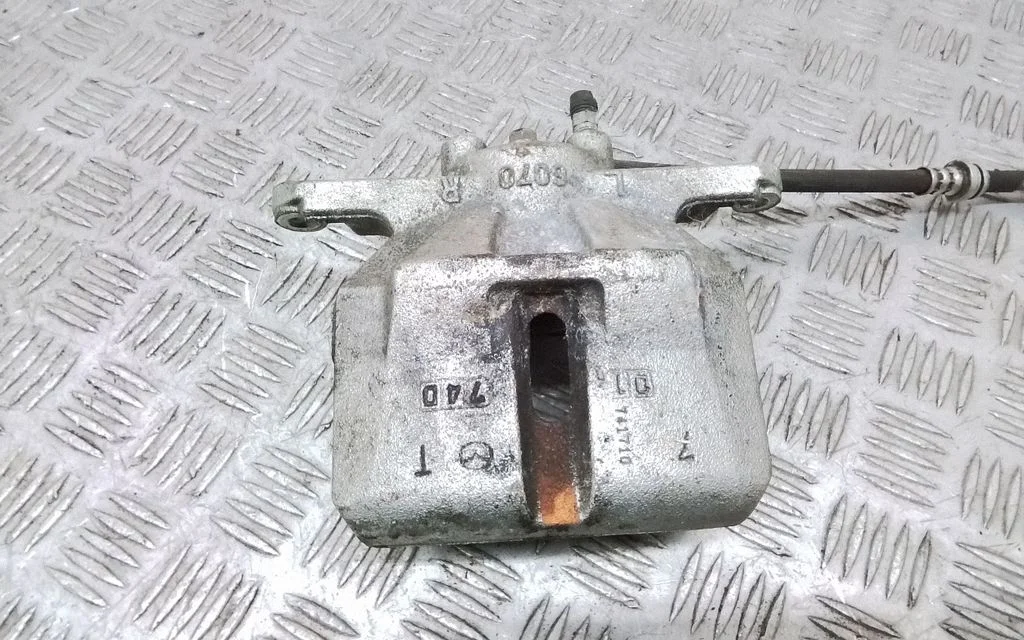 Front brake caliper 6070