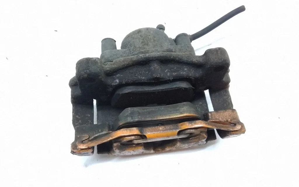 Front brake caliper – right