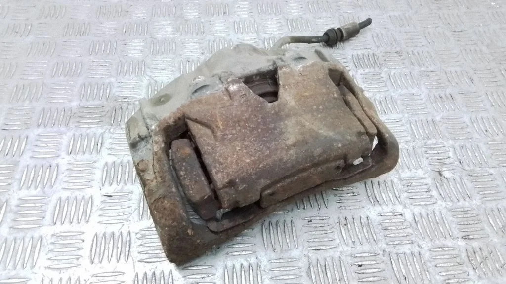 Esimene pidurisadul – eesmine vasak