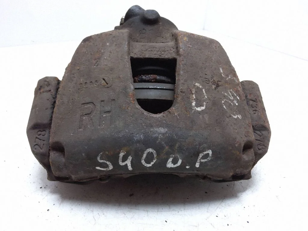 Front brake caliper – right
