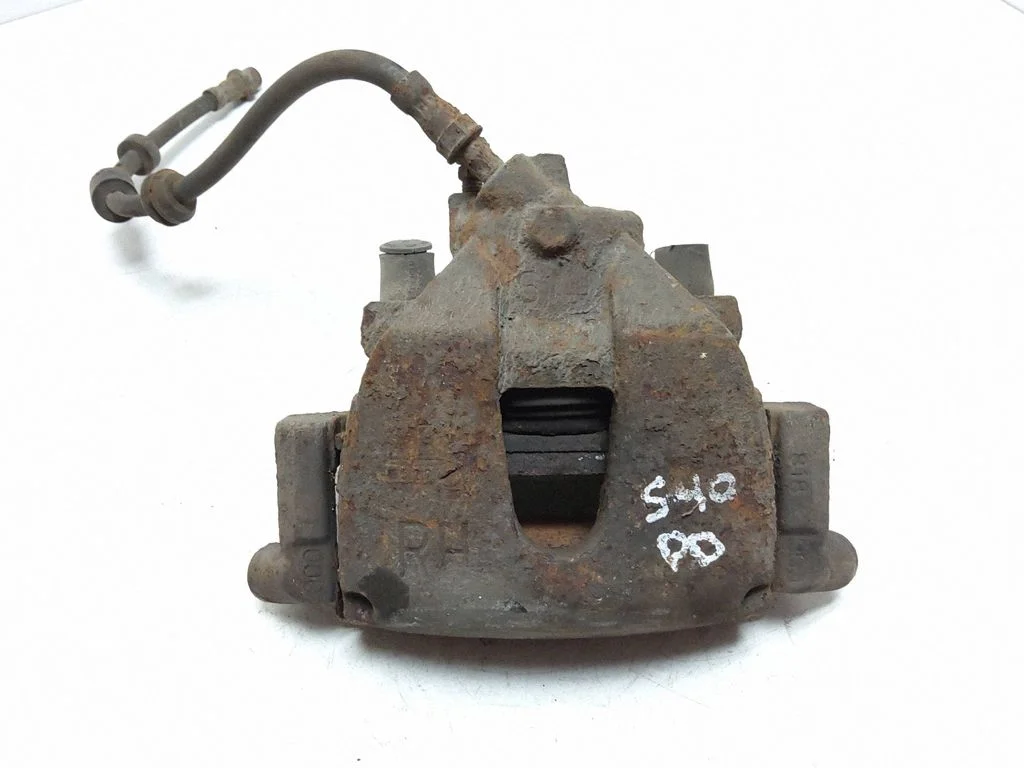Front brake caliper – right