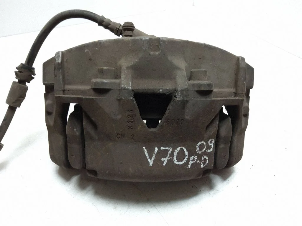 Front brake caliper – right