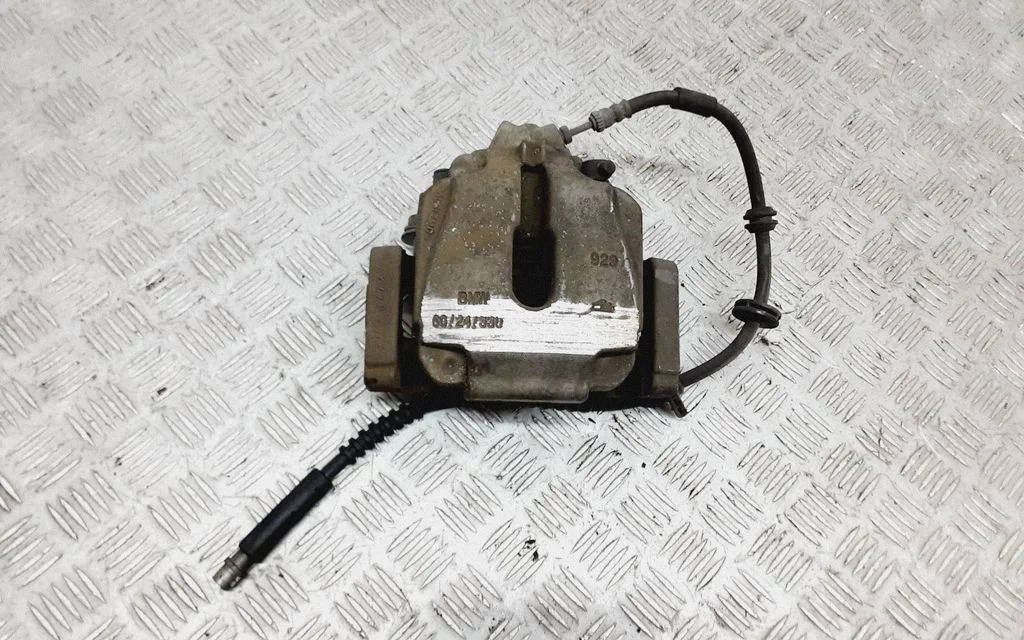 Zacisk hamulcowy przedni 222P646