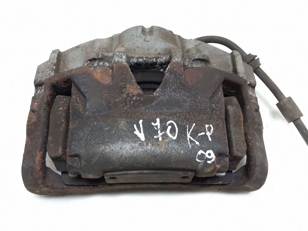 Front brake caliper – left