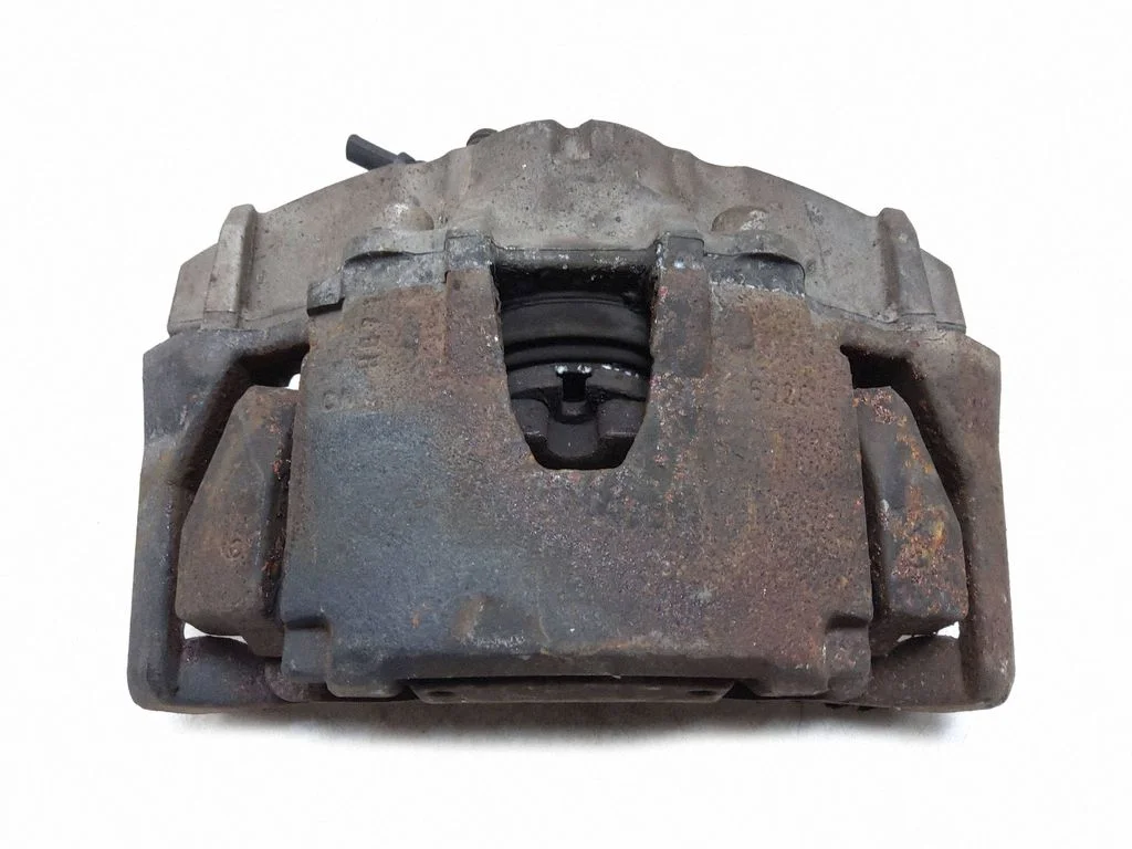 Front brake caliper – right