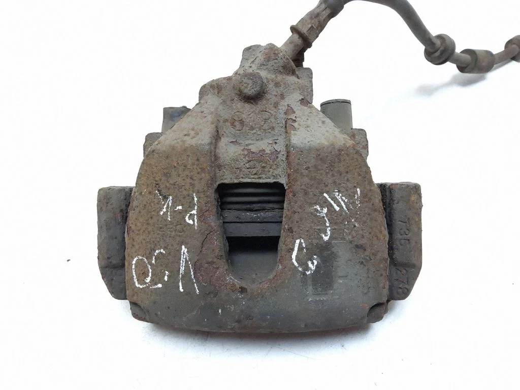 Front brake caliper – left