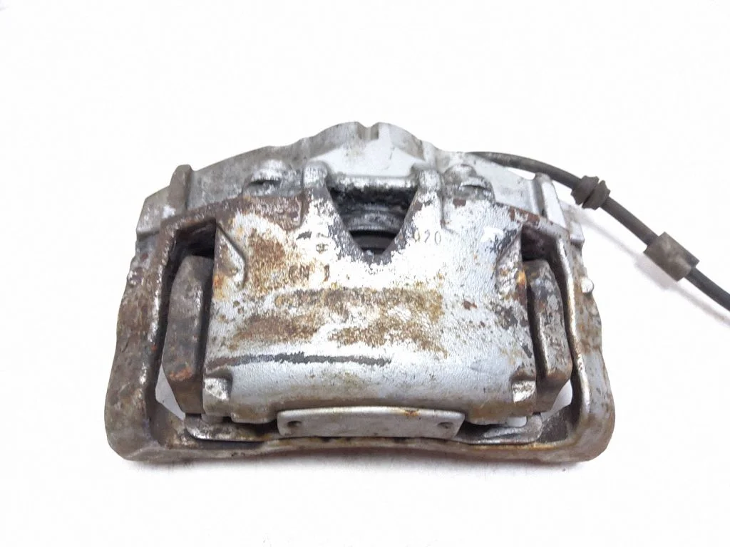 Front brake caliper – left